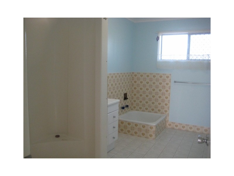 31 Wolseley Street, Granville QLD 4650