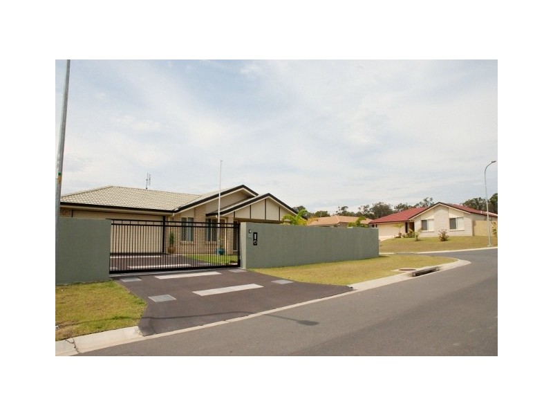 33 Moonstone Drive, Urangan QLD 4655