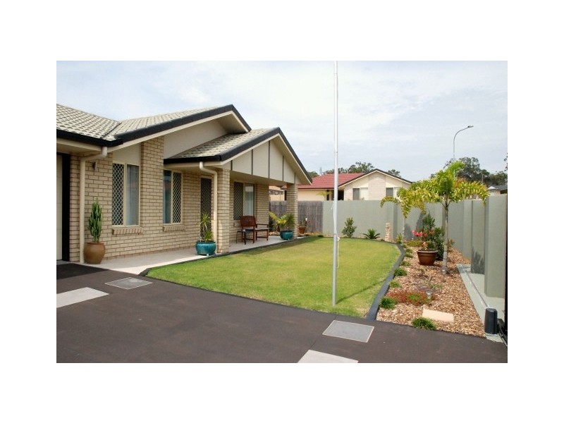 33 Moonstone Drive, Urangan QLD 4655