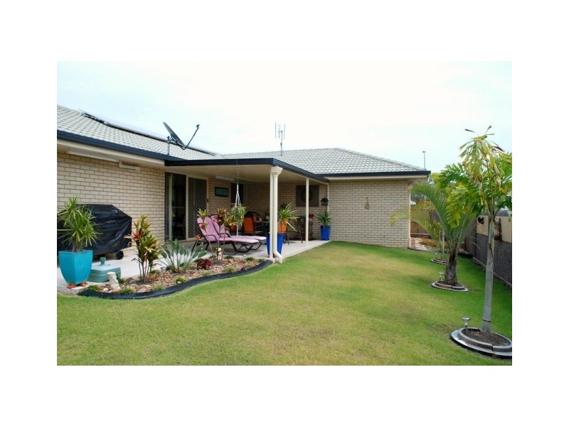 33 Moonstone Drive, Urangan QLD 4655