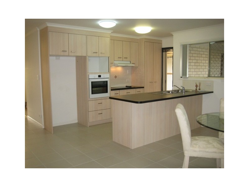 33 Moonstone Drive, Urangan QLD 4655