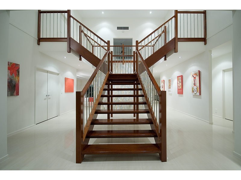 1038 Lakeview Terrace, Benowa QLD 4217