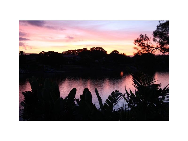 4002 The Boulevarde, Benowa QLD 4217