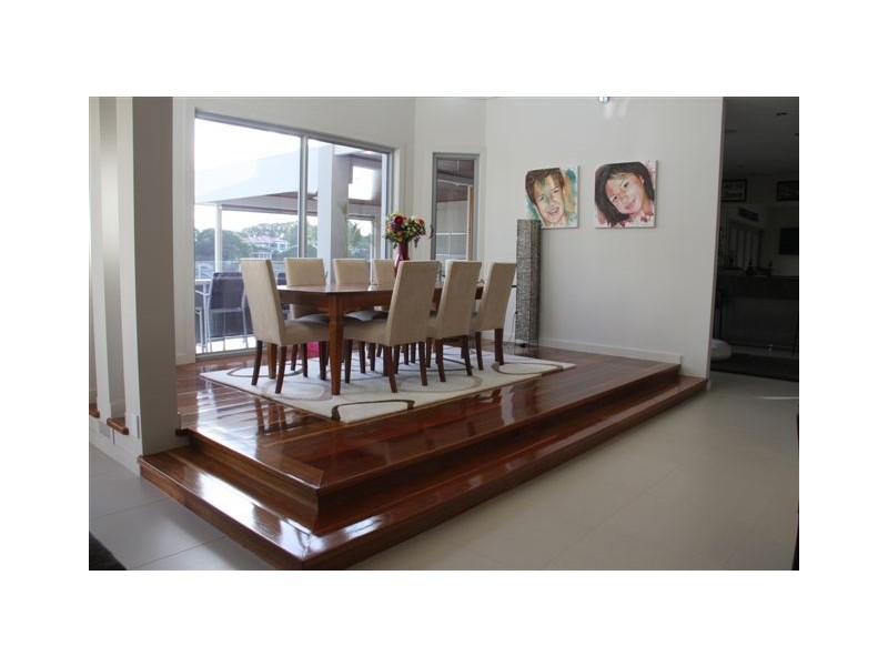 4002 The Boulevarde, Benowa QLD 4217