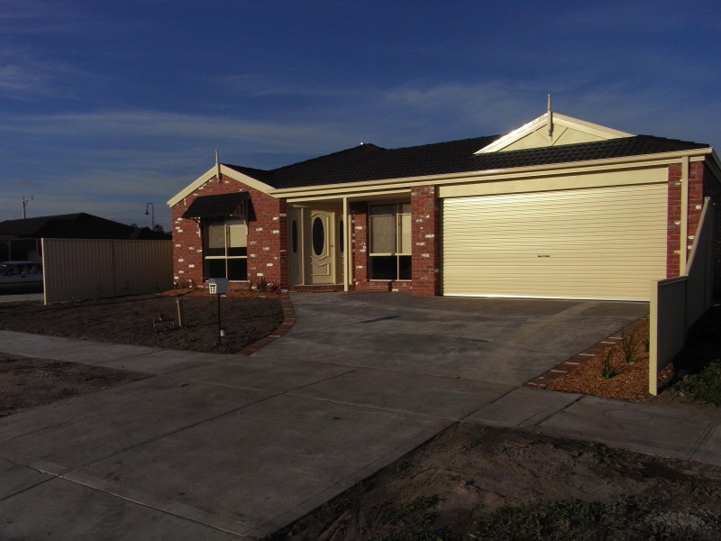 12 Nepeta Way, Pakenham VIC 3810