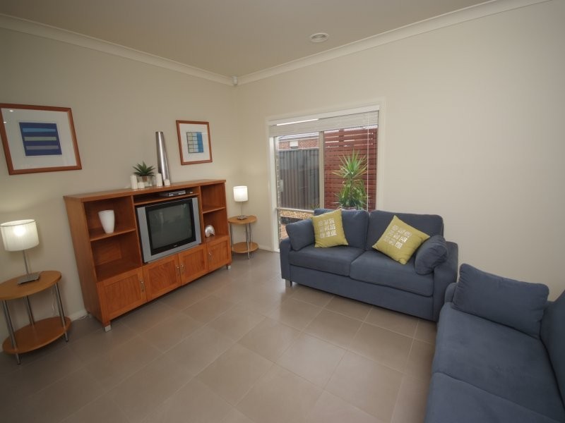 34 Everly Circuit, Pakenham VIC 3810