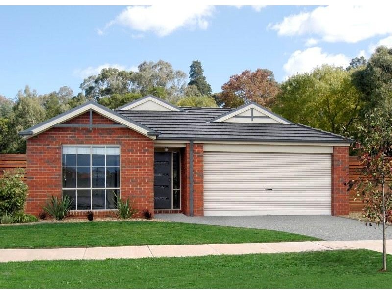 68 Bluehills Blvd, Pakenham VIC 3810