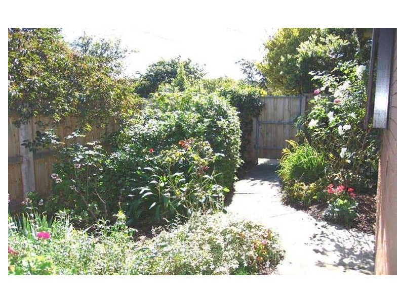 9/37 Clyde Road, Berwick VIC 3806