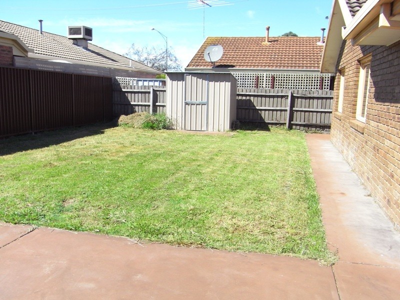 4 County Drive, Berwick VIC 3806