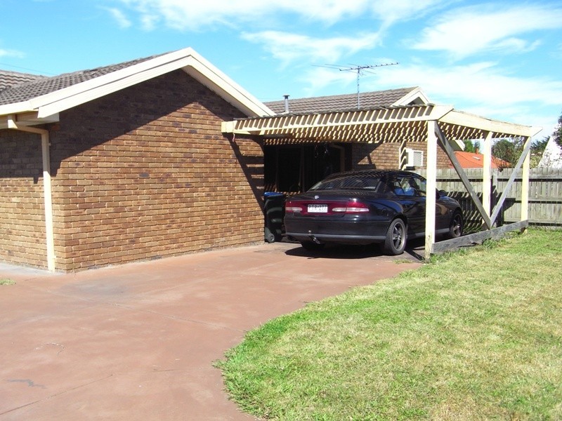 4 County Drive, Berwick VIC 3806