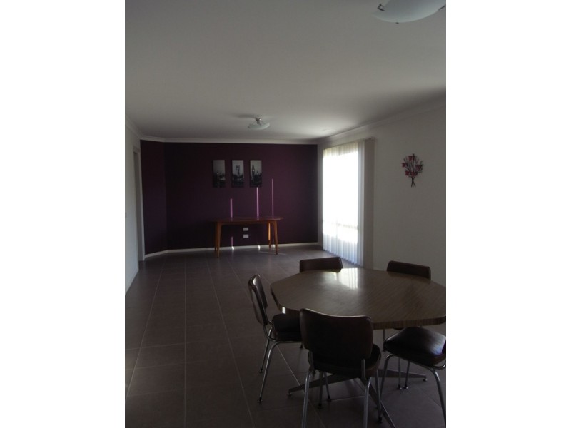 21 Young Street, Pakenham VIC 3810