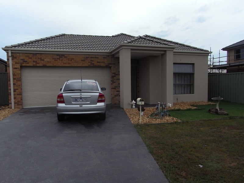4 Cohens Way, Pakenham VIC 3810