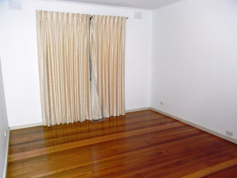 1 Chirnside Drive, Berwick VIC 3806