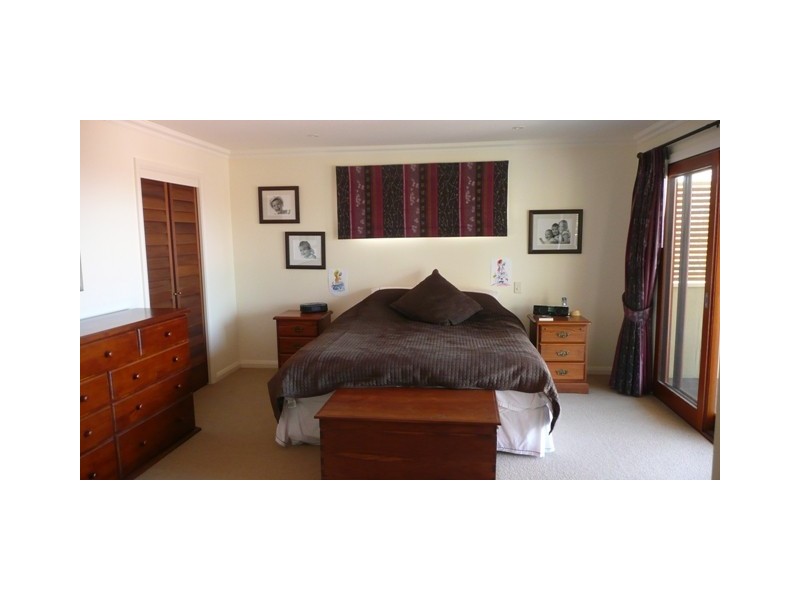 1 Karingal Street, Seaforth NSW 2092