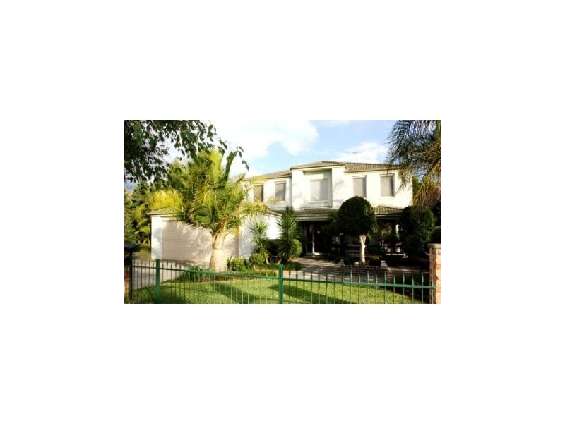 28 Greenway Drive, West Hoxton NSW 2171