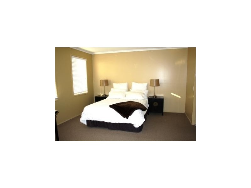28 Greenway Drive, West Hoxton NSW 2171