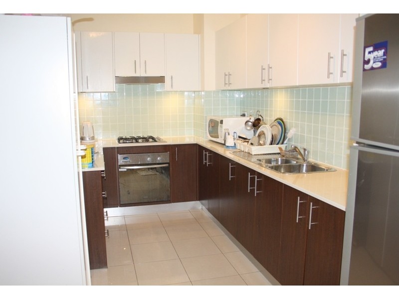 65/12 bathurst st, Liverpool NSW 2170