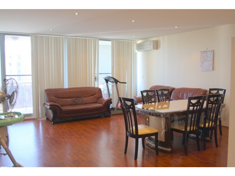 65/12 bathurst st, Liverpool NSW 2170