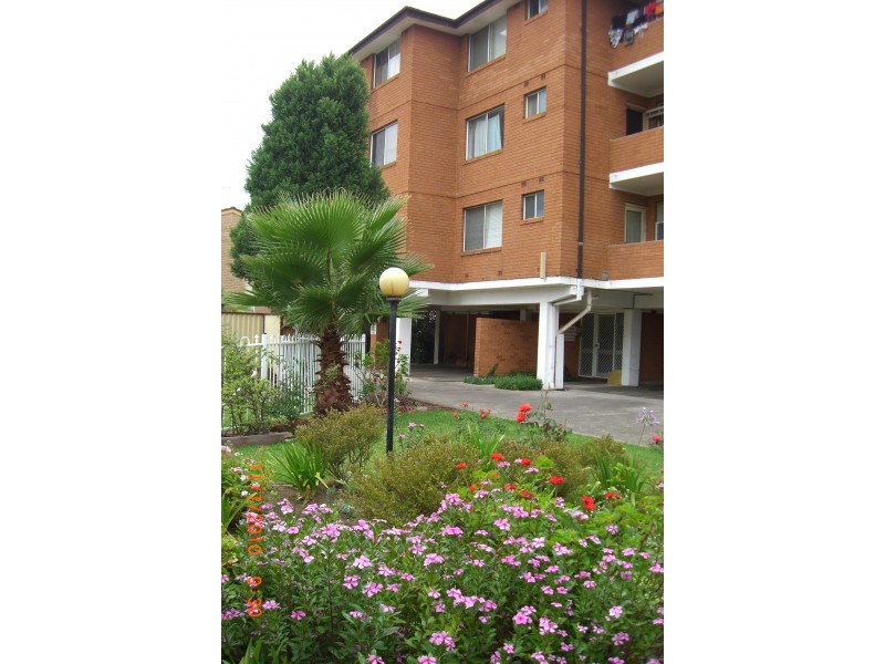 21/10 Clifford Ave, Canley Vale NSW 2166