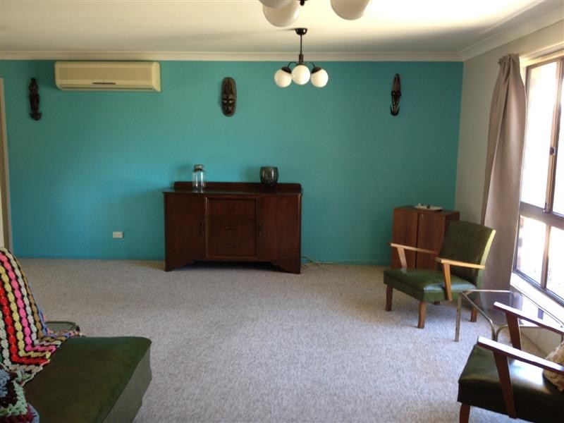 8 Fourth Ave, Stuarts Point NSW 2441