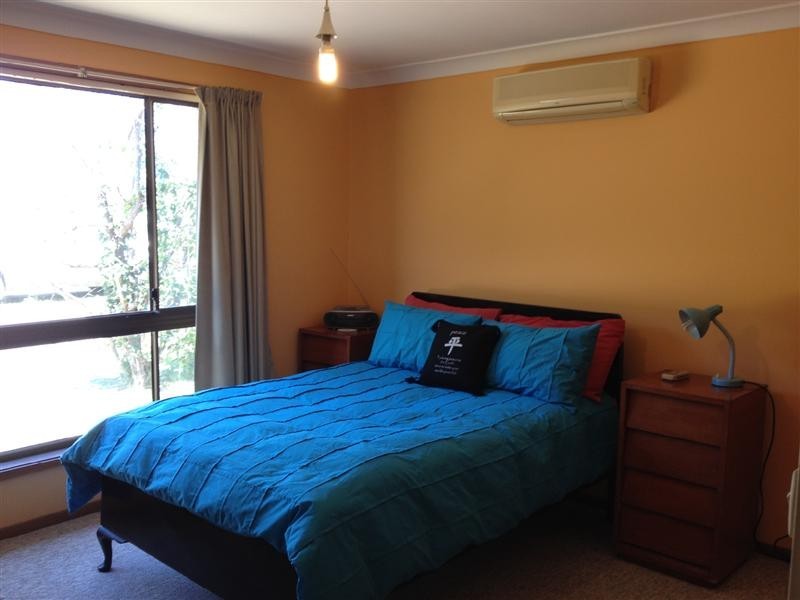 8 Fourth Ave, Stuarts Point NSW 2441