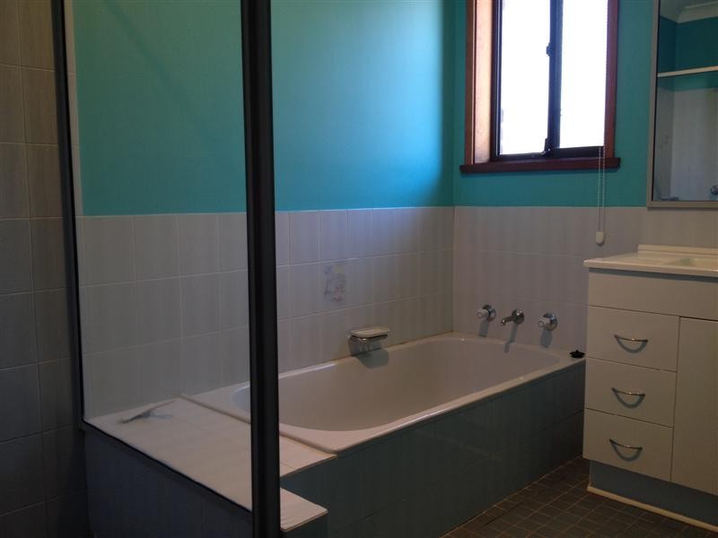 8 Fourth Ave, Stuarts Point NSW 2441