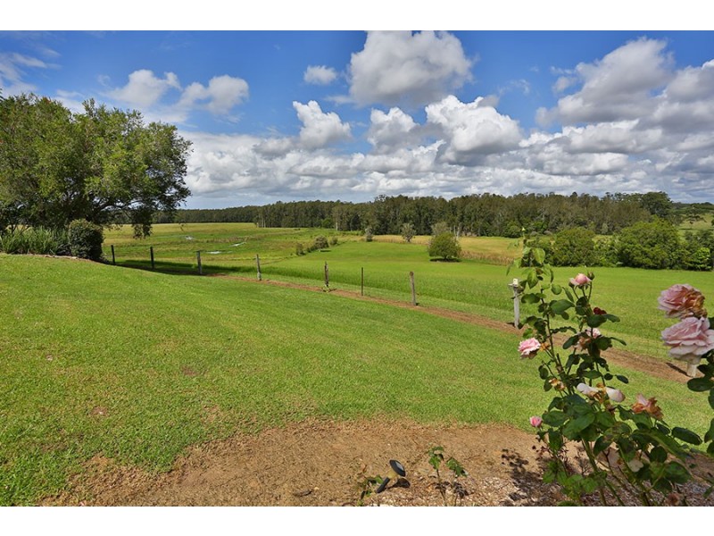 680 Stuarts Point Rd, Yarrahapinni NSW 2441