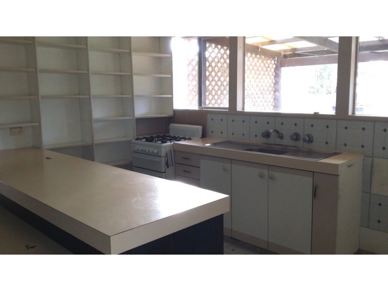 8 Eleventh Ave, Stuarts Point NSW 2441