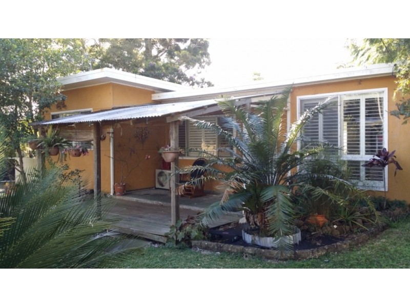 16 Fifth Ave, Stuarts Point NSW 2441