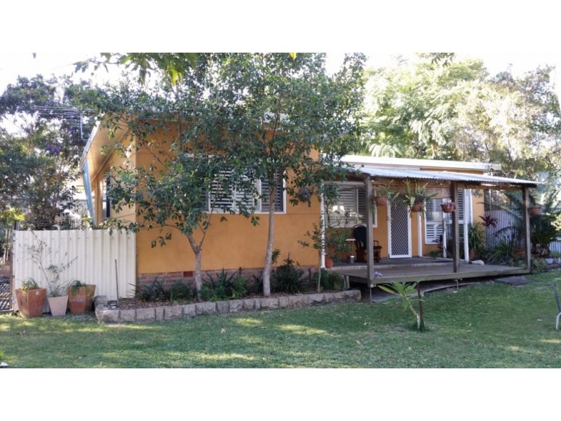16 Fifth Ave, Stuarts Point NSW 2441