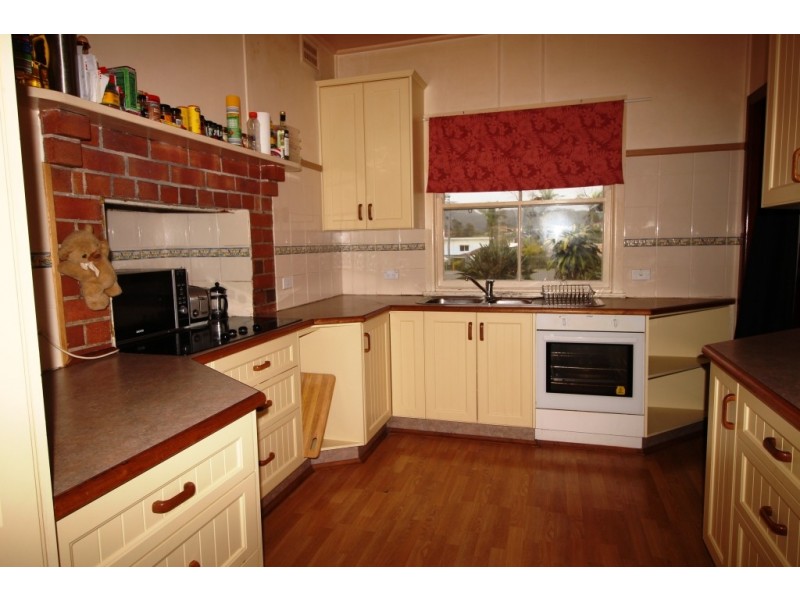 60 Wallace Street, Scotts Head NSW 2447