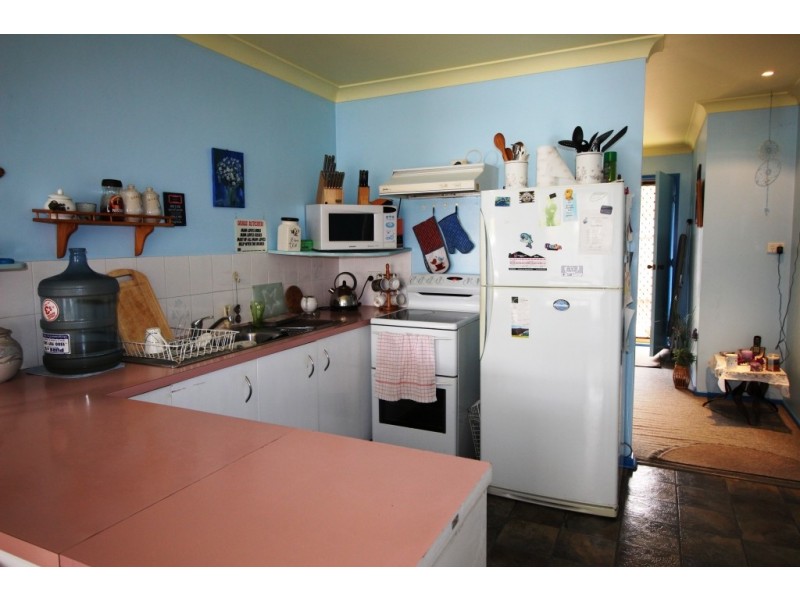 6/4 Second Ave, Stuarts Point NSW 2441