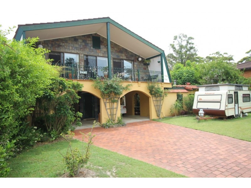 6 Nineteenth Ave, Stuarts Point NSW 2441