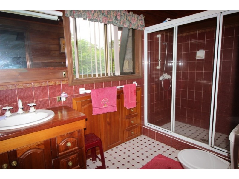 6 Nineteenth Ave, Stuarts Point NSW 2441