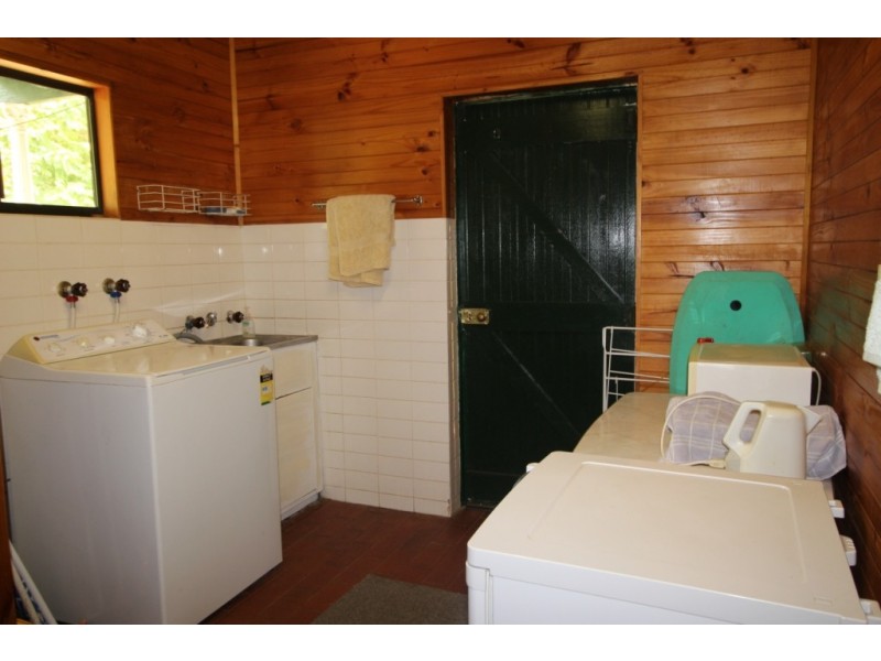 6 Nineteenth Ave, Stuarts Point NSW 2441
