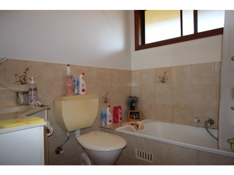 2/4 Vernon Street, Scotts Head NSW 2447