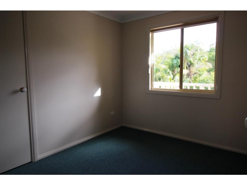 6 River Oak Cres, Scotts Head NSW 2447