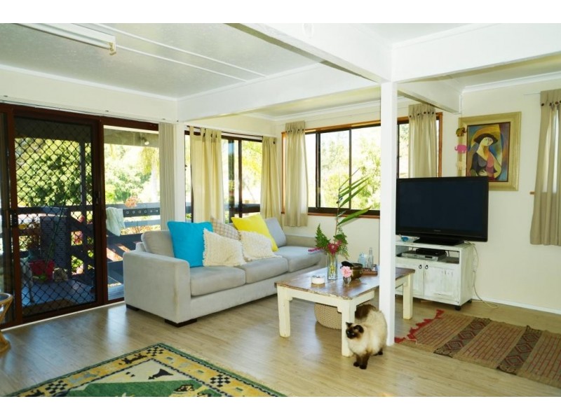 4 Seventeenth Ave, Stuarts Point NSW 2441