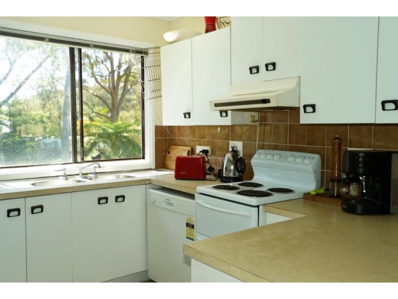 4 Seventeenth Ave, Stuarts Point NSW 2441
