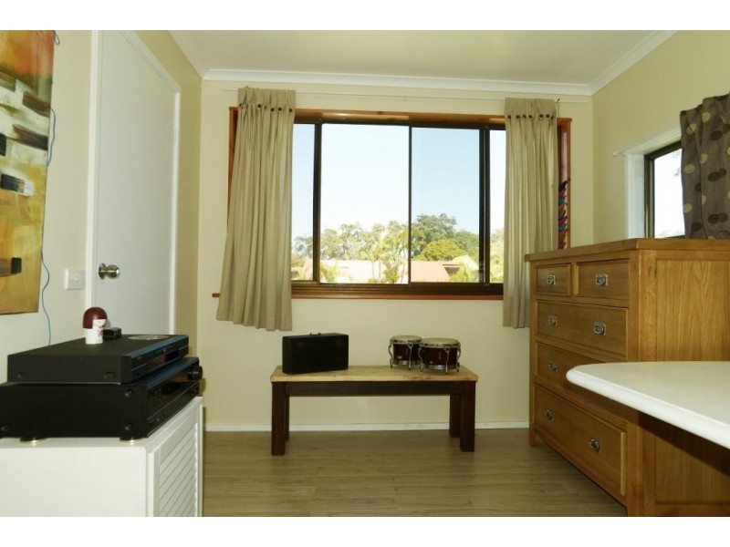 4 Seventeenth Ave, Stuarts Point NSW 2441