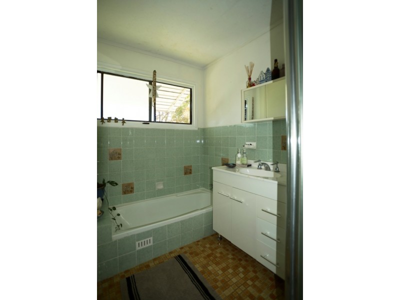 4 Seventeenth Ave, Stuarts Point NSW 2441