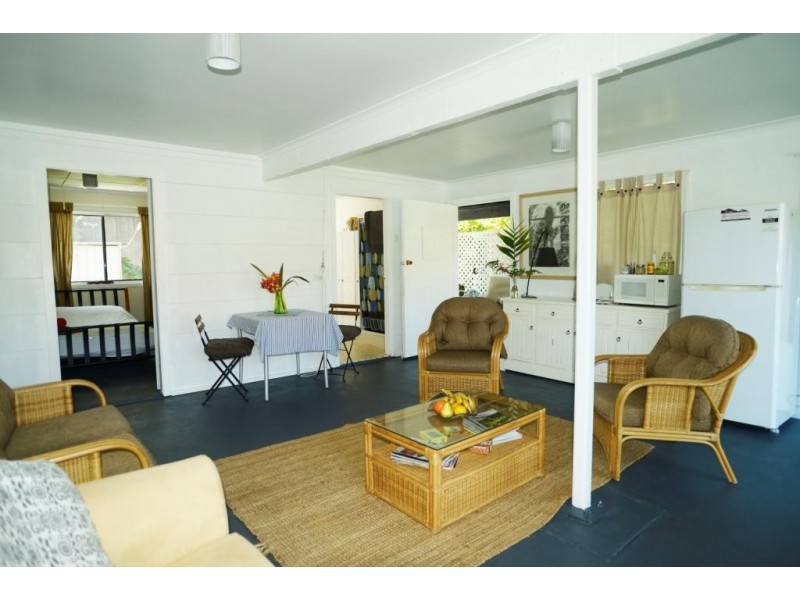 4 Seventeenth Ave, Stuarts Point NSW 2441