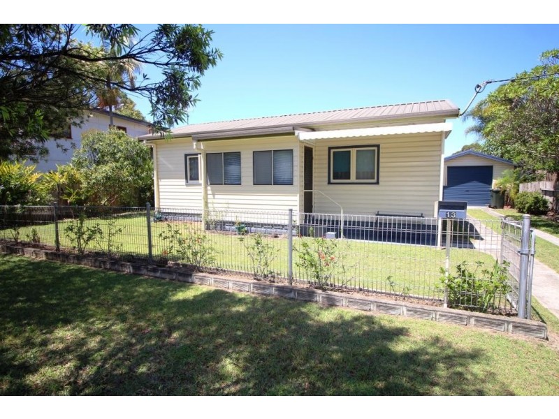 13 Seventh Ave, Stuarts Point NSW 2441