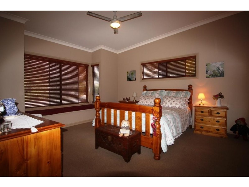 11 Fifth Ave, Stuarts Point NSW 2441
