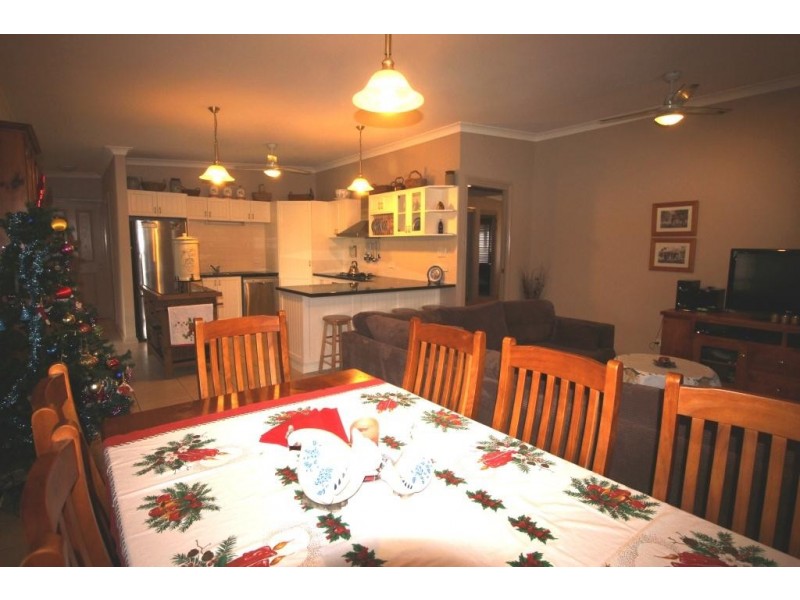 11 Fifth Ave, Stuarts Point NSW 2441