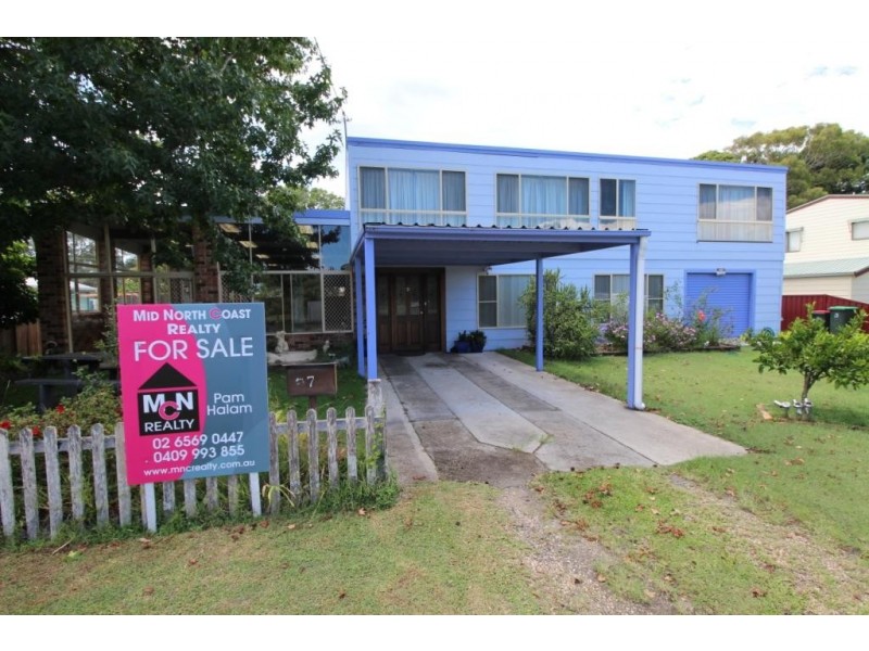 7 Grevillea Ave, Stuarts Point NSW 2441