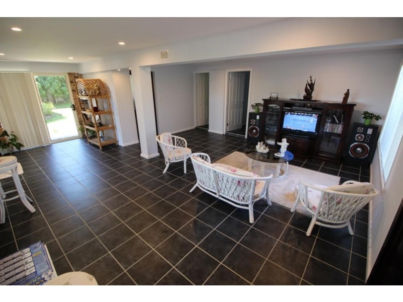 7 Grevillea Ave, Stuarts Point NSW 2441