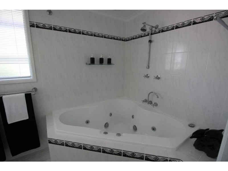 7 Grevillea Ave, Stuarts Point NSW 2441