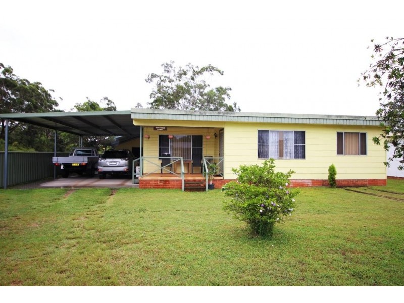 18 Ninth Ave, Stuarts Point NSW 2441