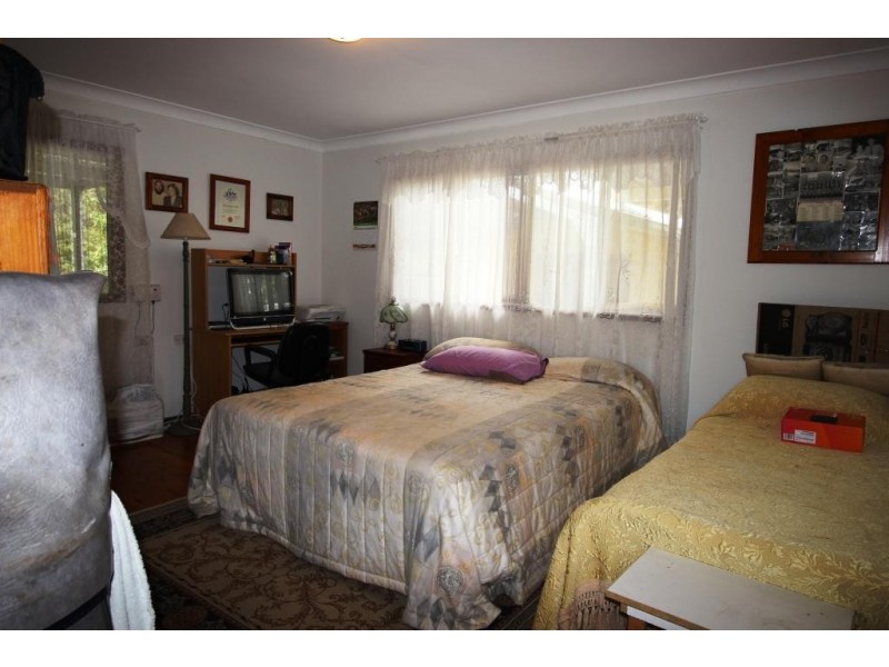 18 Ninth Ave, Stuarts Point NSW 2441